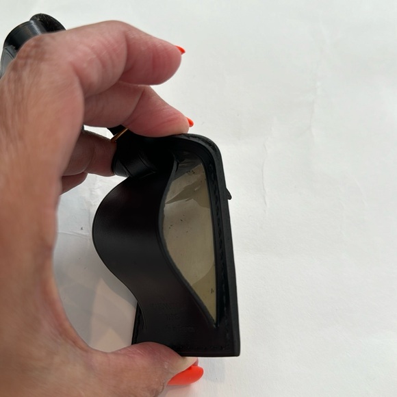 Louis Vuitton Authentic Pre owned in great condition Black Luggage Tag. - Picture 4 of 9